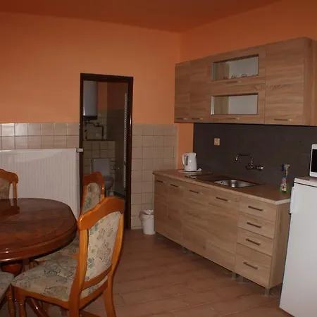 شقة Apartmany Knezicky